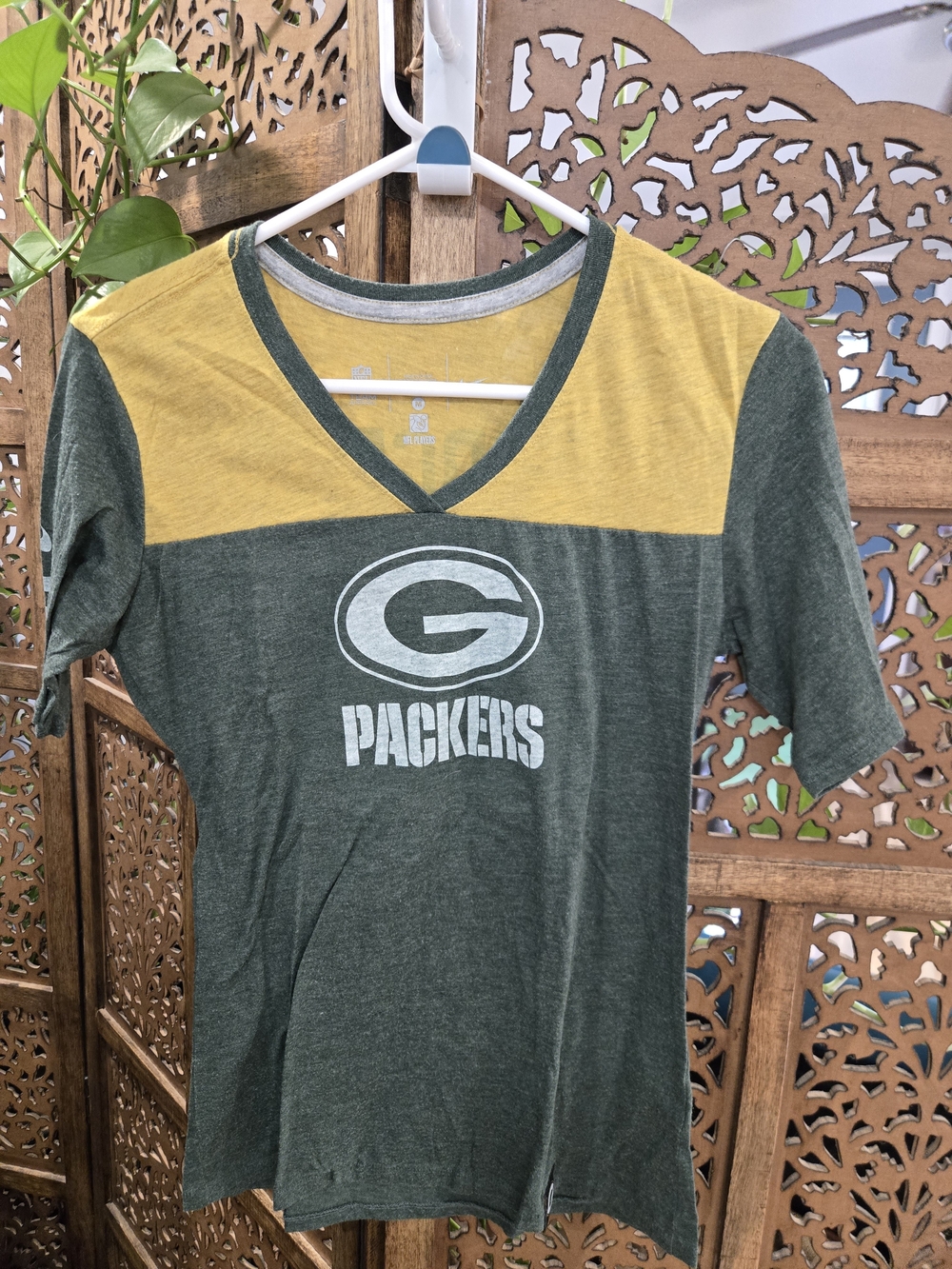 Girls' Short Sleeve V-Neck Tee - Green & Gold